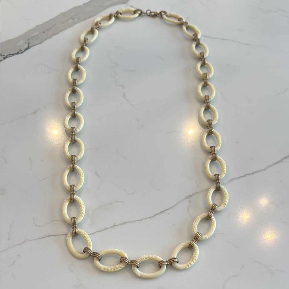 Monet necklace‎